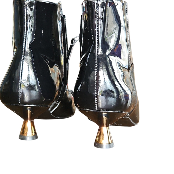 Mercedes Castillo Black Patent Ankle Boots with Sculpted Heel - Picture 3 of 9